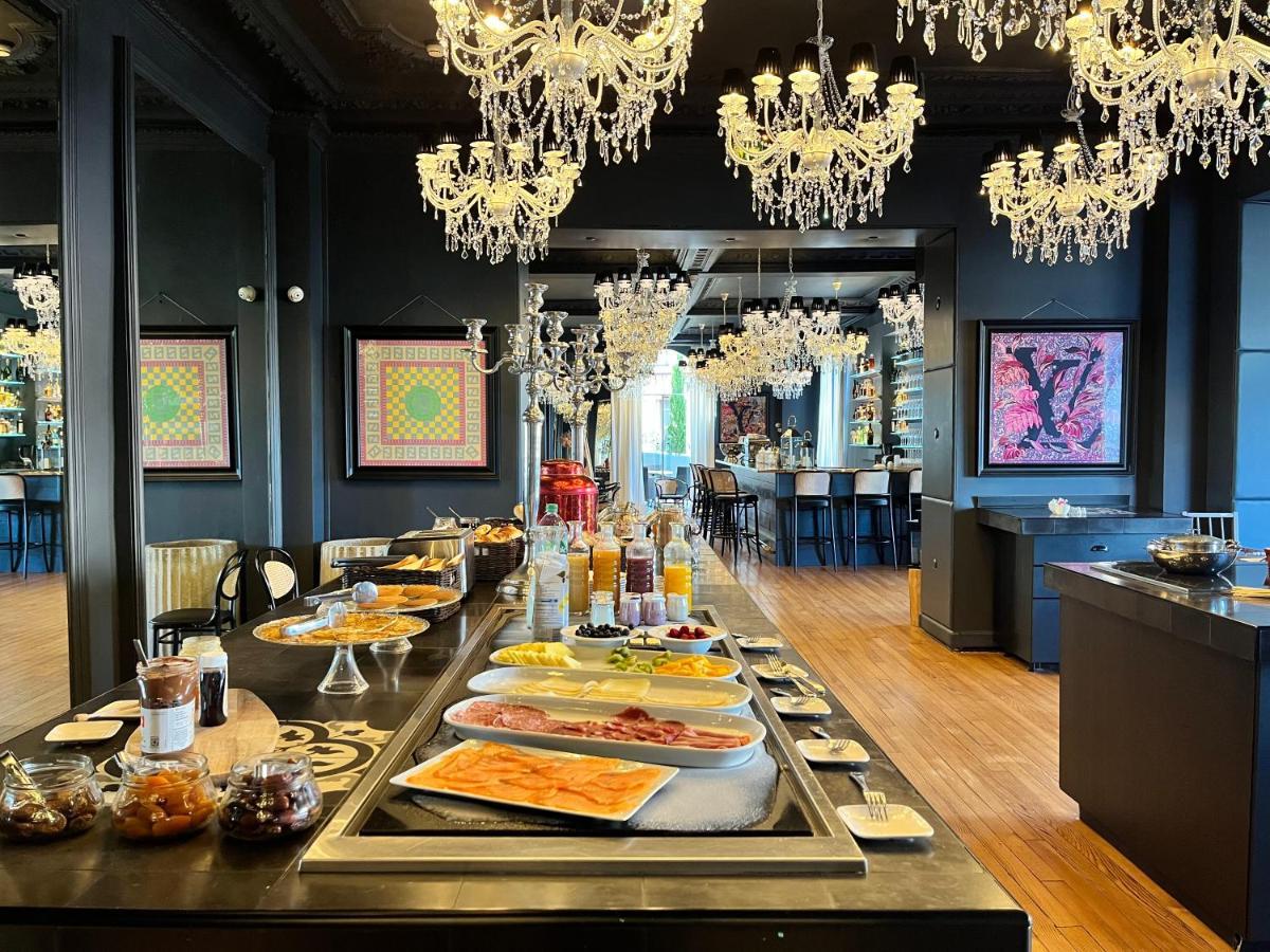 Belfry & Spa By Ligne St Barth Лурд Екстериор снимка The buffet at the restaurant