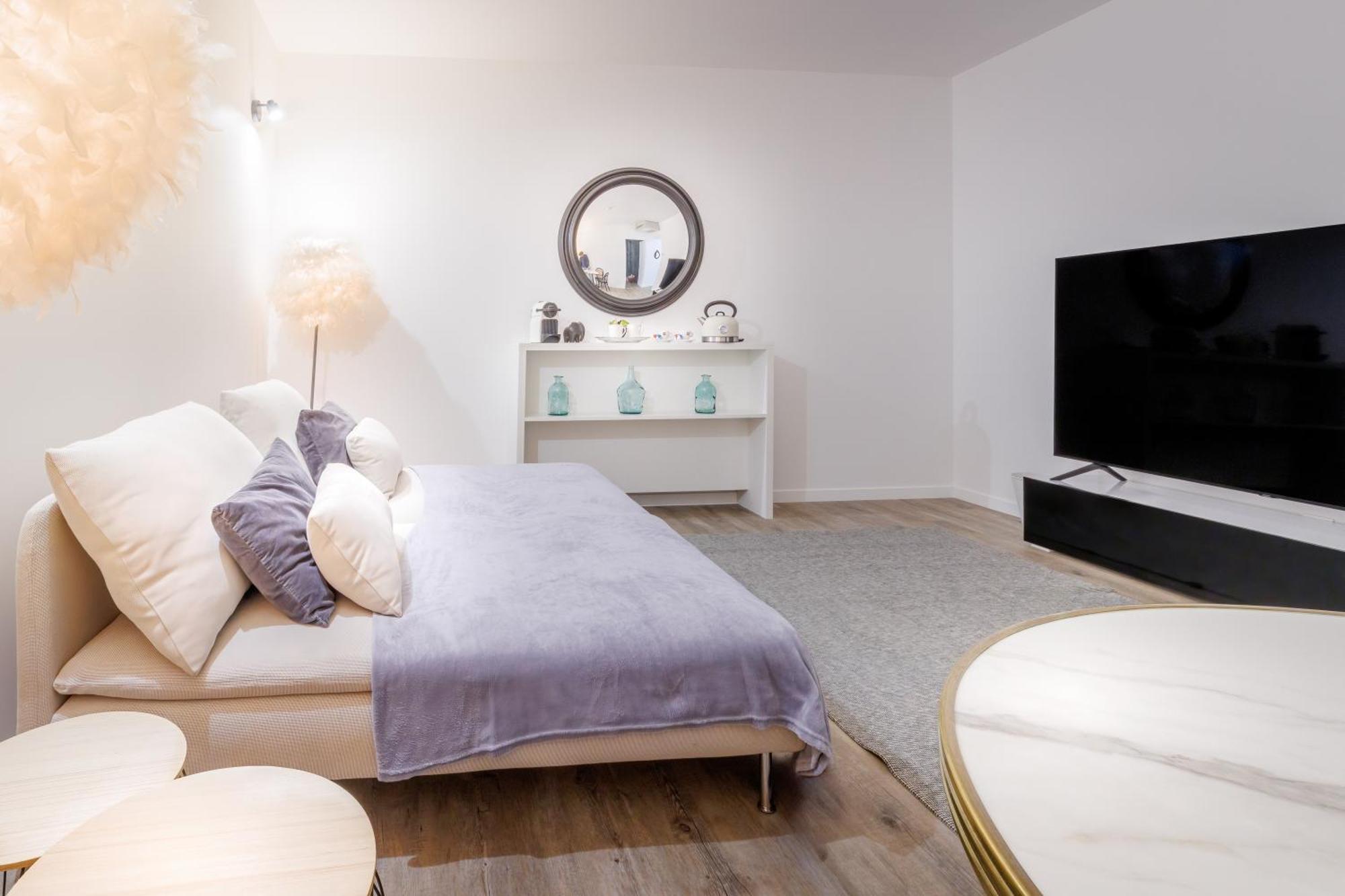 Belfry & Spa By Ligne St Barth Лурд Стая снимка A bedroom with a television